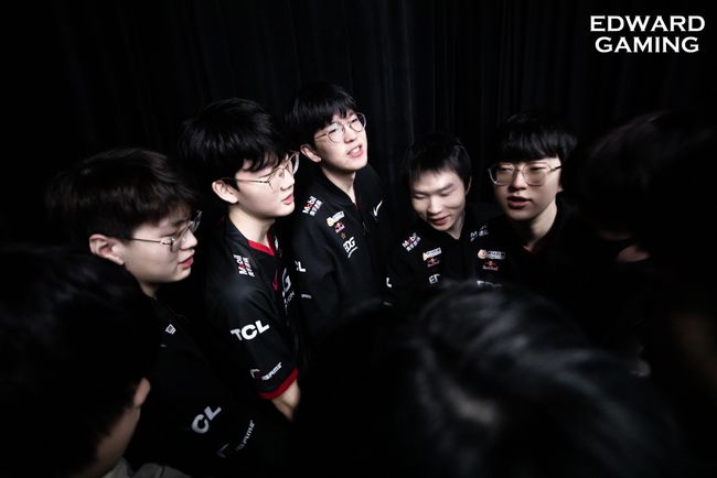 基德：艾顿的复出会分担东契奇压力，也会让湖人变得更出色