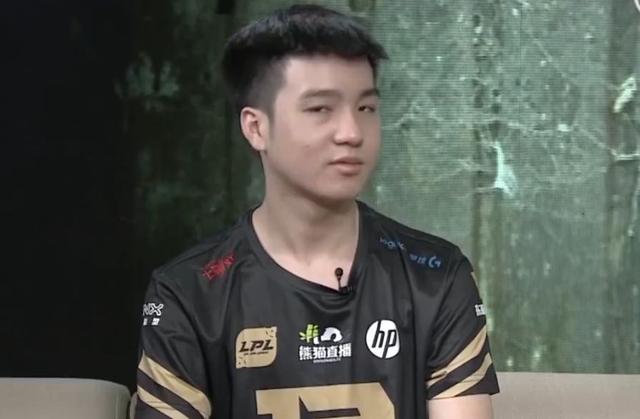 大二男生休学当残特奥会领跑员残特奥会田径女选手哪吒头亮相夺银